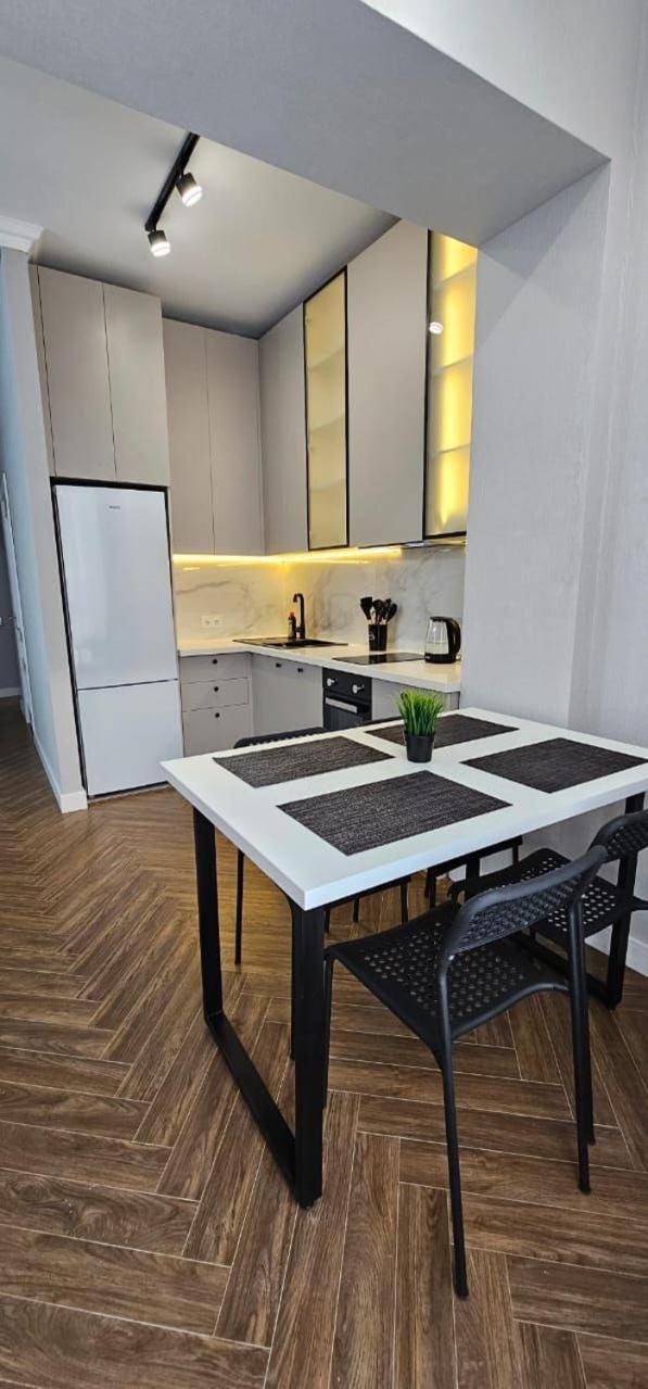Apartment 77 с панорамными окнами вид на горы